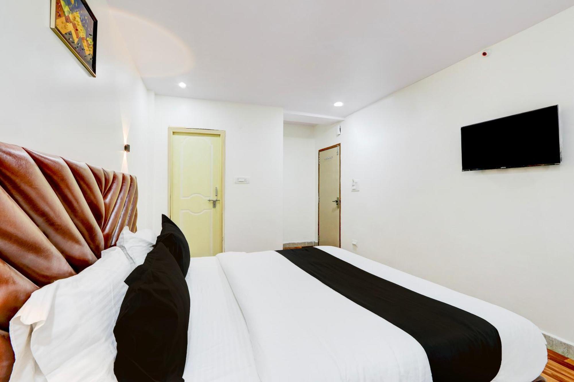 Hotel O Rms Grand Patancheru Экстерьер фото